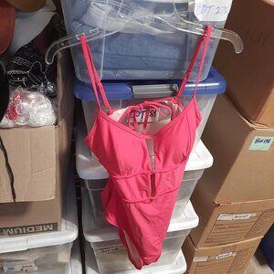 New With Tag ! Cupshe One Piece Swimsuit Push Up Bra Red Size L